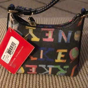 Dooney & Bourke IG250 BB Bitsy Bag